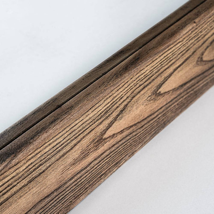 Rusztikus szilfa faerezet közelről, Norvik falitükör keret