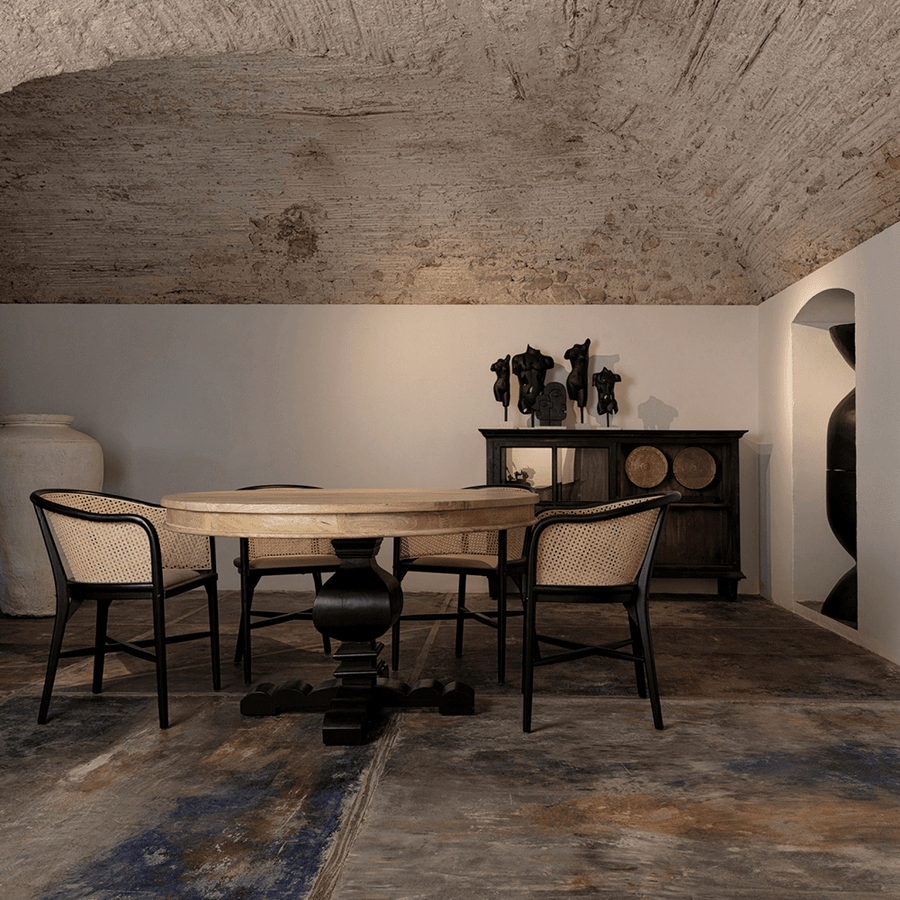 Nuchis fekete nyírfa karosszék hangulatos étkező enteriőrben