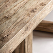 Natúr színű, újrahasznosított vasúti talpfából készült, exkluzív formatervezett étkezőasztal.