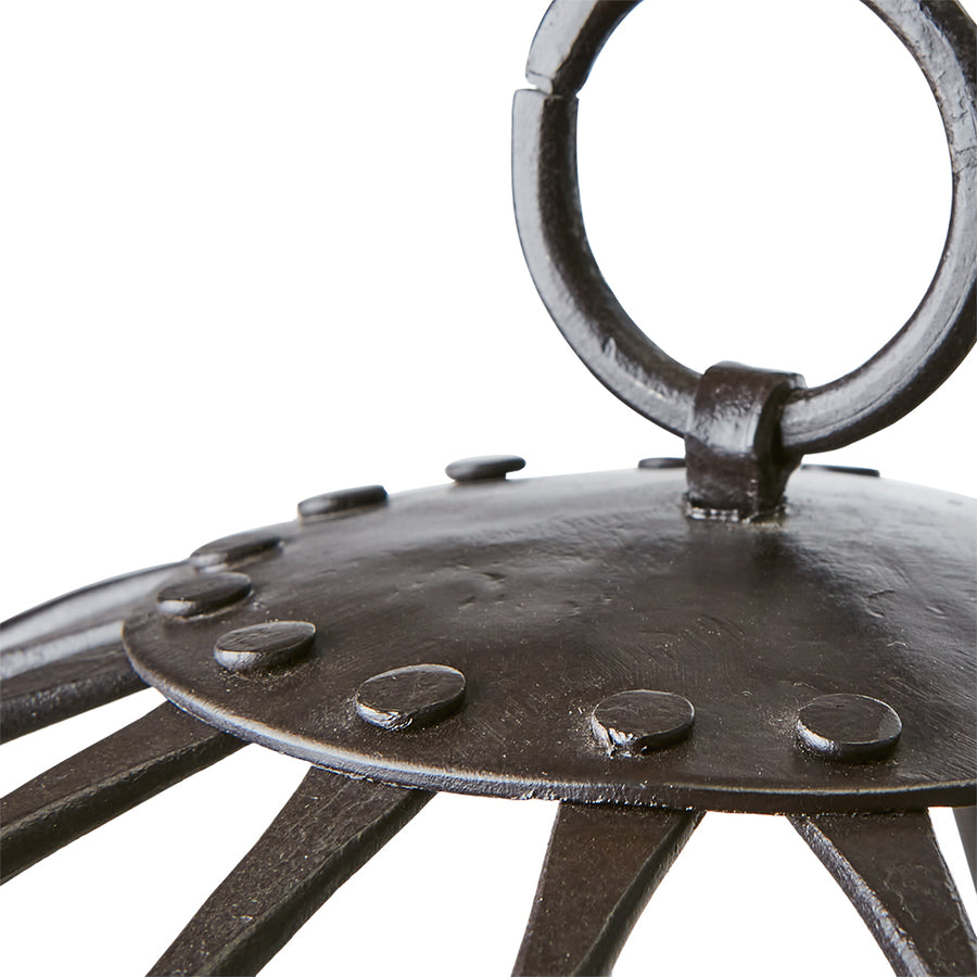 Fekete színű, vasból készült, gömb formájú kézműves lámpás