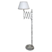 Állítható mélységű vintage fém állólámpa.