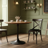 Old French bisztrószék francia bisztró enteriőrben, vintage hangulattal