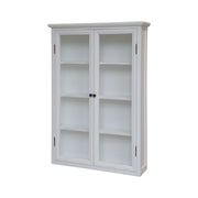 Old French fehér színű, kétszárnyú, üvegezett ajtós faliszekrény négy polccal, klasszikus vonalvezetésű kialakításban.