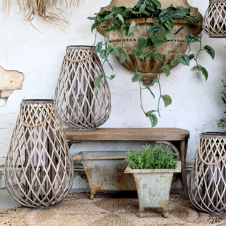 OLD FRENCH natúr színű kaucsukfa rattan pad rusztikus dekorációs környezetben, természetes anyagokkal