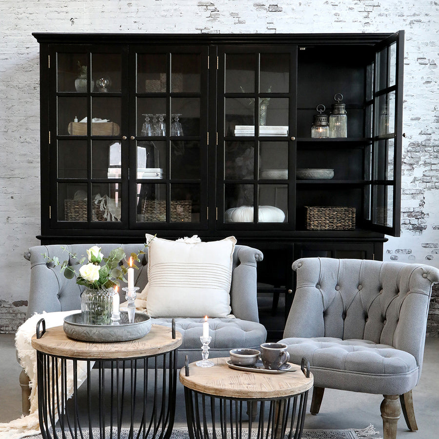 Fekete színű, 8 ajtós vitrines szekrény,