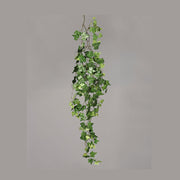 Zöld színű borostyán csüngő műnövény.