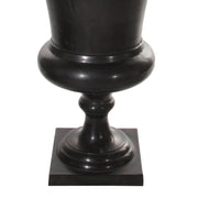 Alumíniumból készült,, fekete színű óriás kaspó-váza.