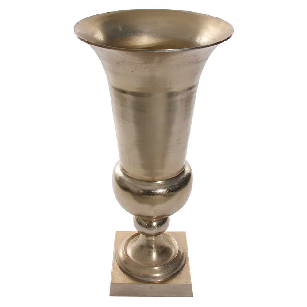 Öntött alumíniumból készült, aranyszínű óriás kaspó-váza.