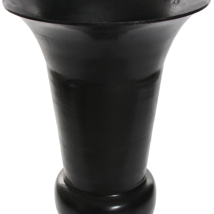 Öntött alumíniumból készült, kültérre is alkalmas, fekete színű óriás kaspó-váza .