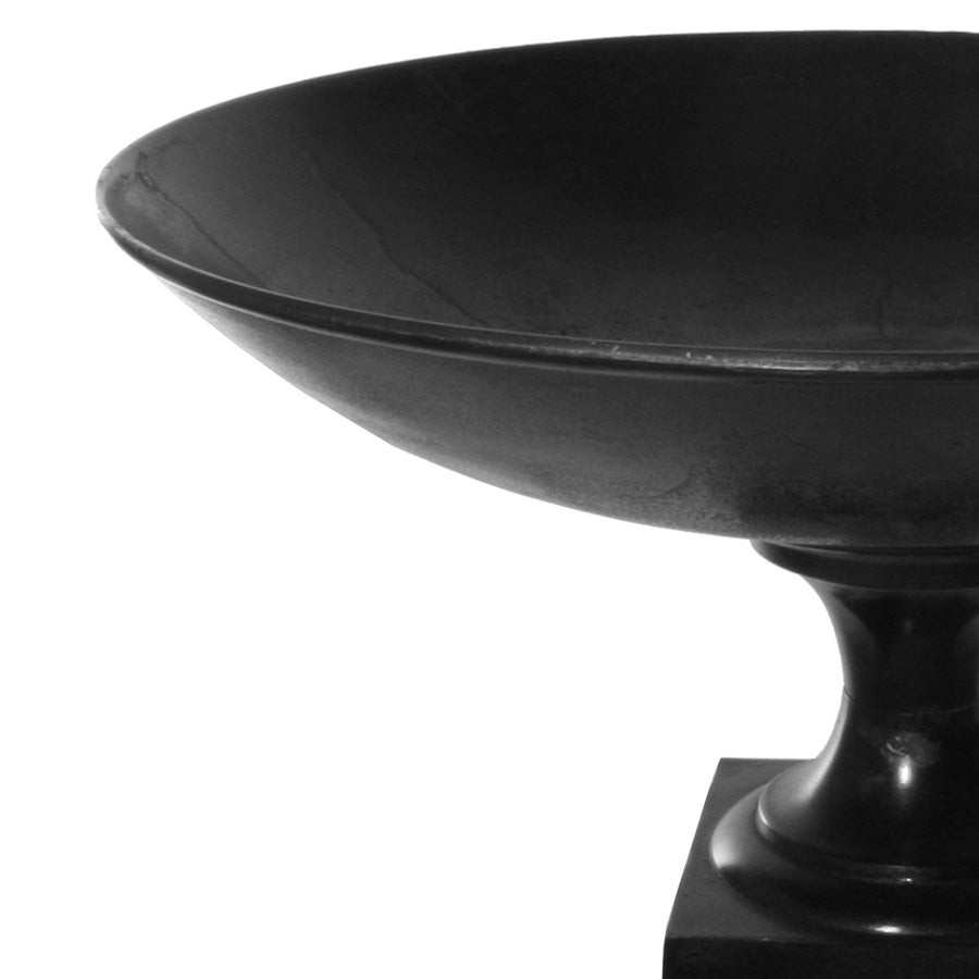 Fém, fekete színű óriás talpas kaspó-tál.