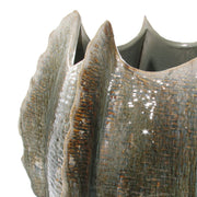 Modern, kortárs stílusú, barnászöld színárnyalatú, mázas kerámia váza..