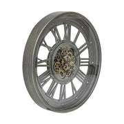 Fémből készült, antikolt felületű, ezüstszínű óriás falióra.