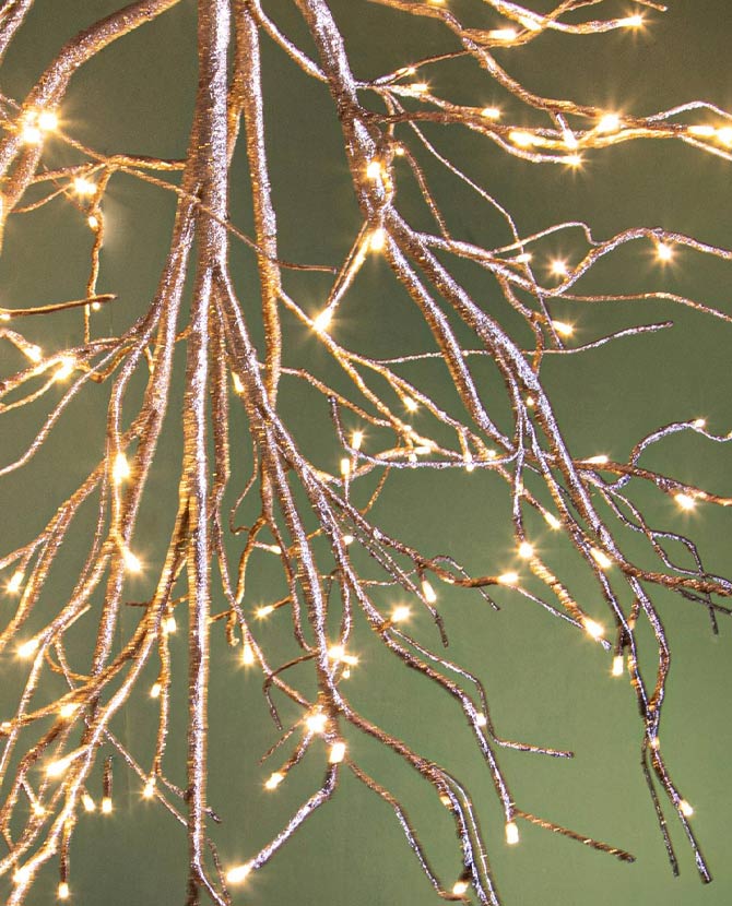 LED fényforrással kialakított, pezsgőszínű glitteres felületű, karácsonyi dekorációs faág.