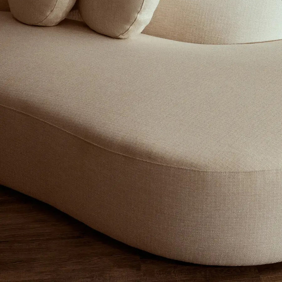 3 személyes, formatervezett íves design kanapé.