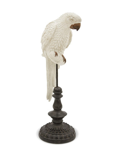 Fehér színű, dekoratív papagáj figura.