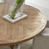 Kerek tölgyfa asztallap halszálka mintázattal, dekorációval és természetes fa textúrával