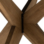 Tölgyfa étkezőasztal lábazatának csatlakozási pontja, fekete fém elemmel