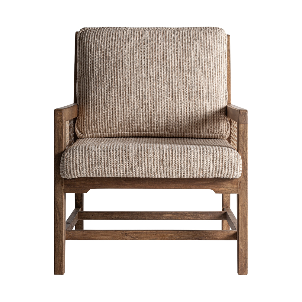 romarand mangófa bézs szövet fotel elölnézet természetes rattan oldalpanelekkel