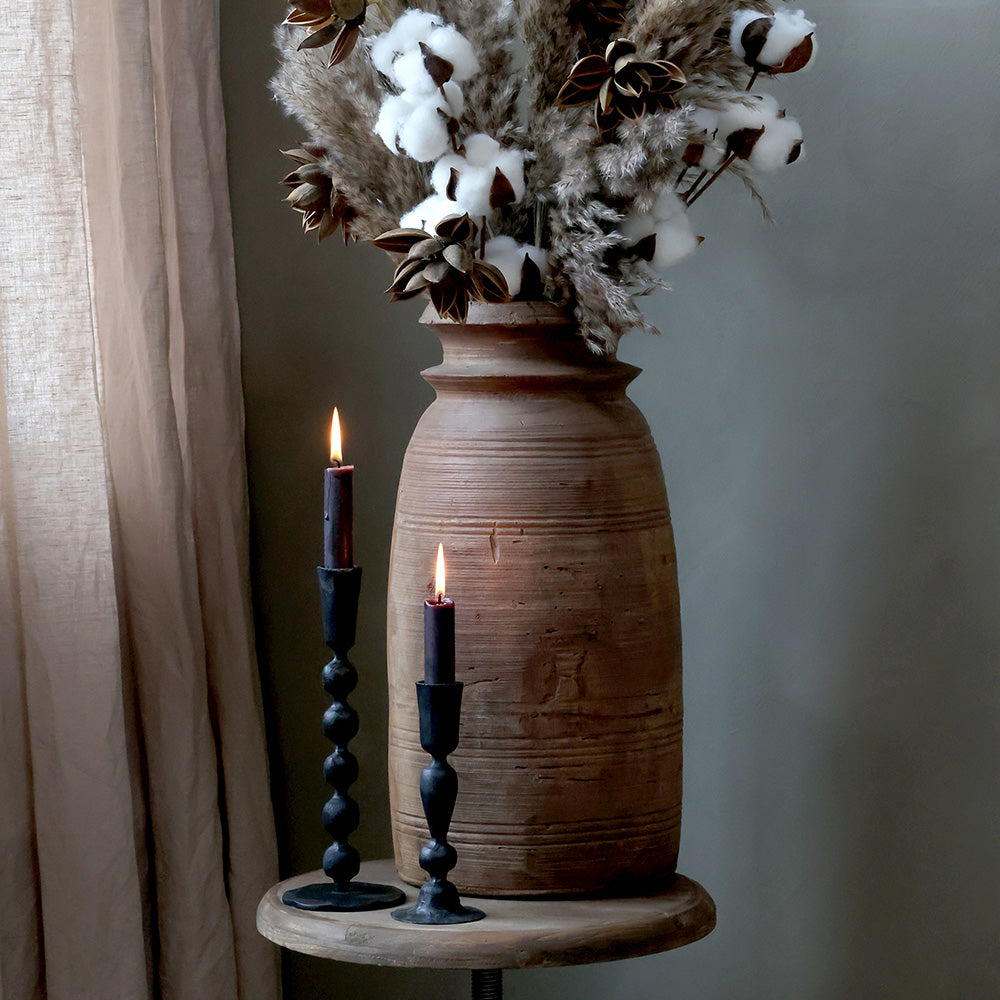Újrahasznosított, régi fából készült, kézműves dekor váza.