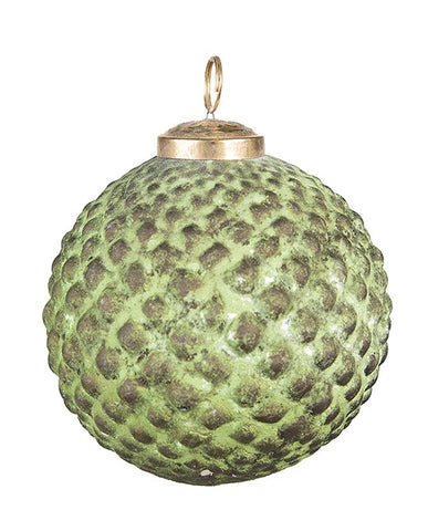 Gömb formájú, antikolt felületű, patinás zöld színű, vintage megjelenésű üveg karácsonyfadísz.