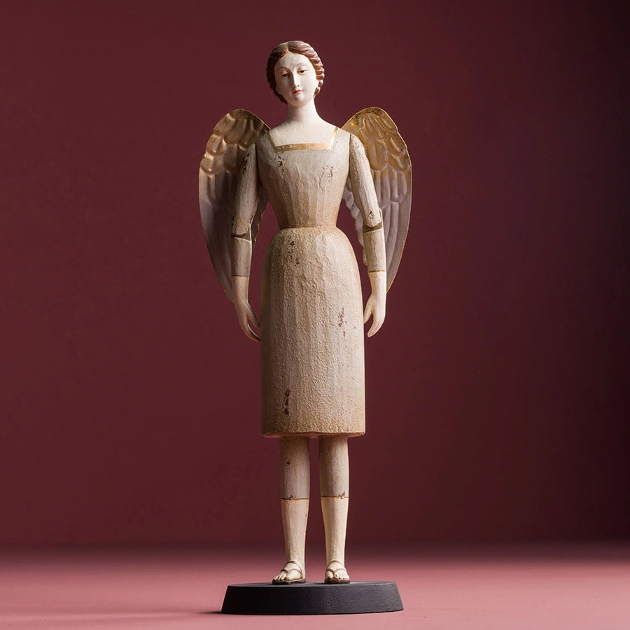 SACRED szürke angyal figura elölnézetben, antik hatású felület és elegáns sziluett