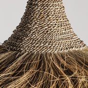 Növényi rostból készült, kézműves design függeszték lámpa.