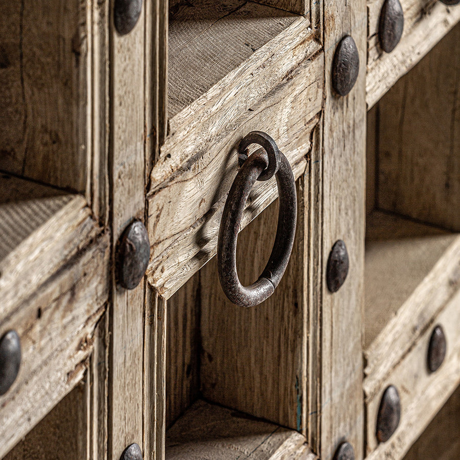 Orientál ihletésű, natúr színű, újrahasznosított natúr mangófából készült, 4 ajtós rusztikus tálaló.