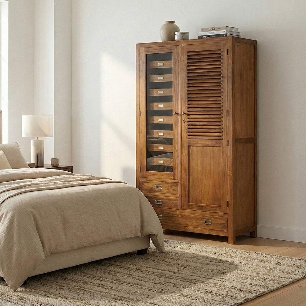 STAR fa gardróbszekrény hálószobában természetes enteriőrben