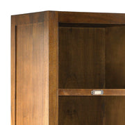 Fa polcos szekrény részlet természetes erezettel