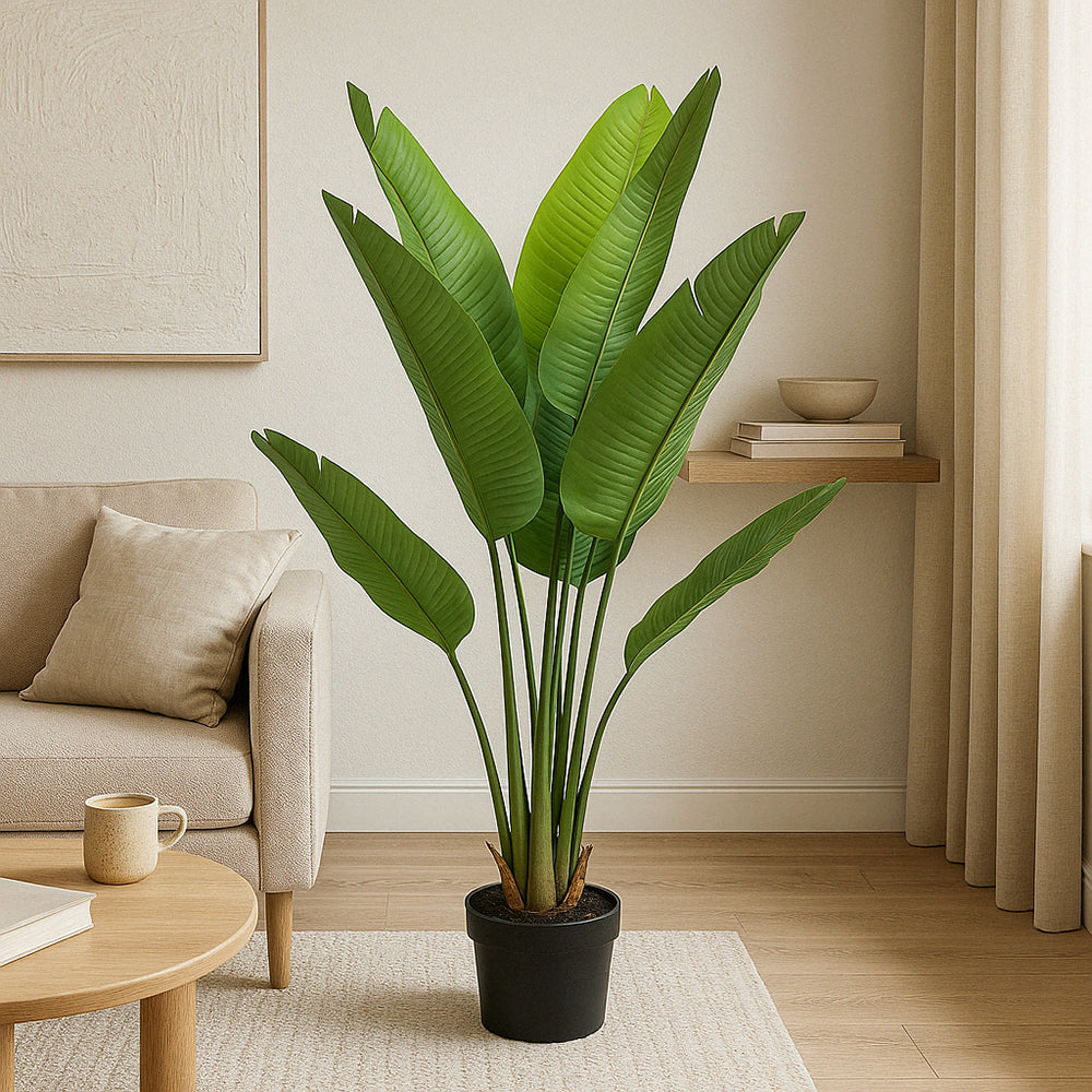 Zöld színű strelitzia műnövény.
