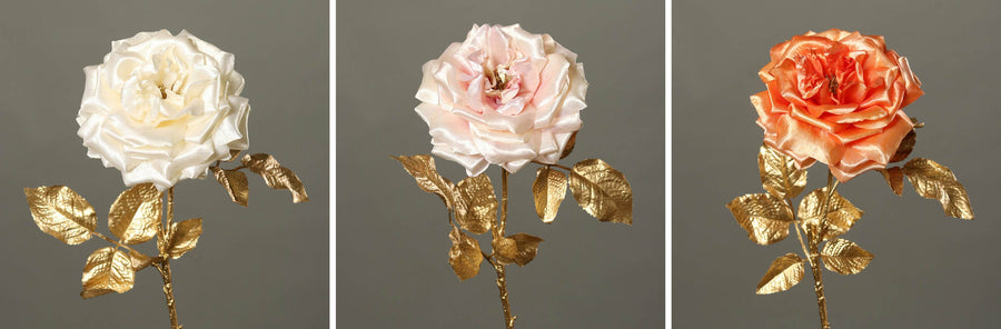 Krém, pink és lazac színű szatén rózsák.