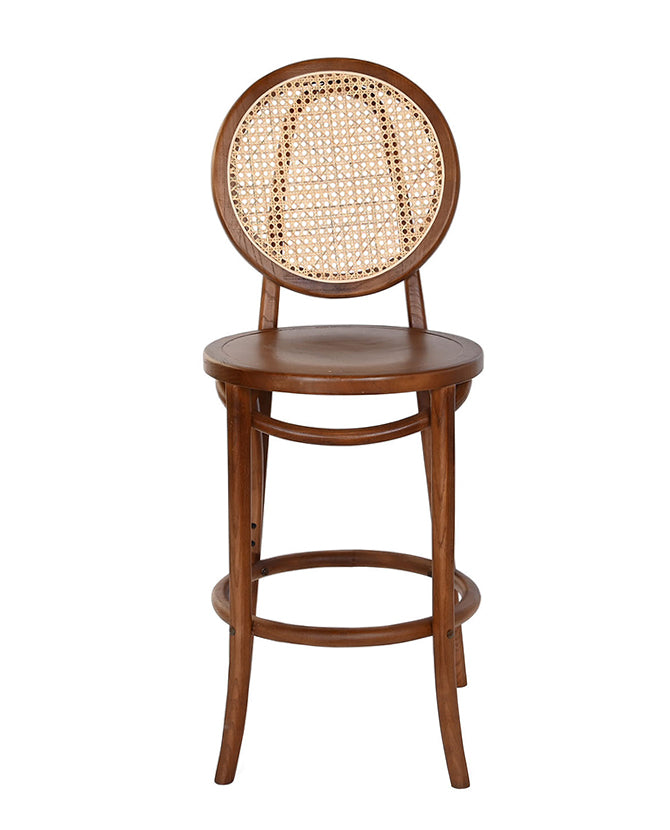 Thonet ihletésű, barna színű, pácolt felületű szilfából készült, mediterrán stílusú, formatervezett bárszék.