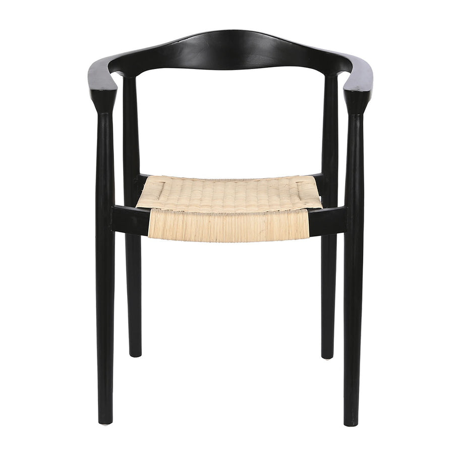 Fekete színű, teakfából készült, formatervezett karosszék.