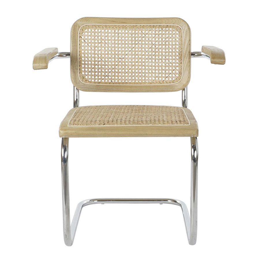 Modern fémvázas, natúr színű, rattan betétes karosszék.