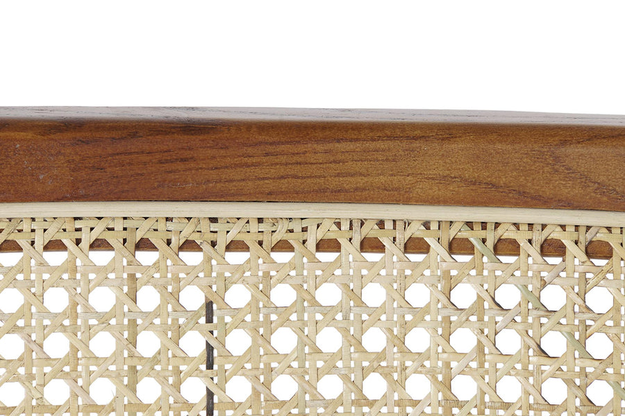 Modern fémvázas, barna színű, rattan betétes karosszék.