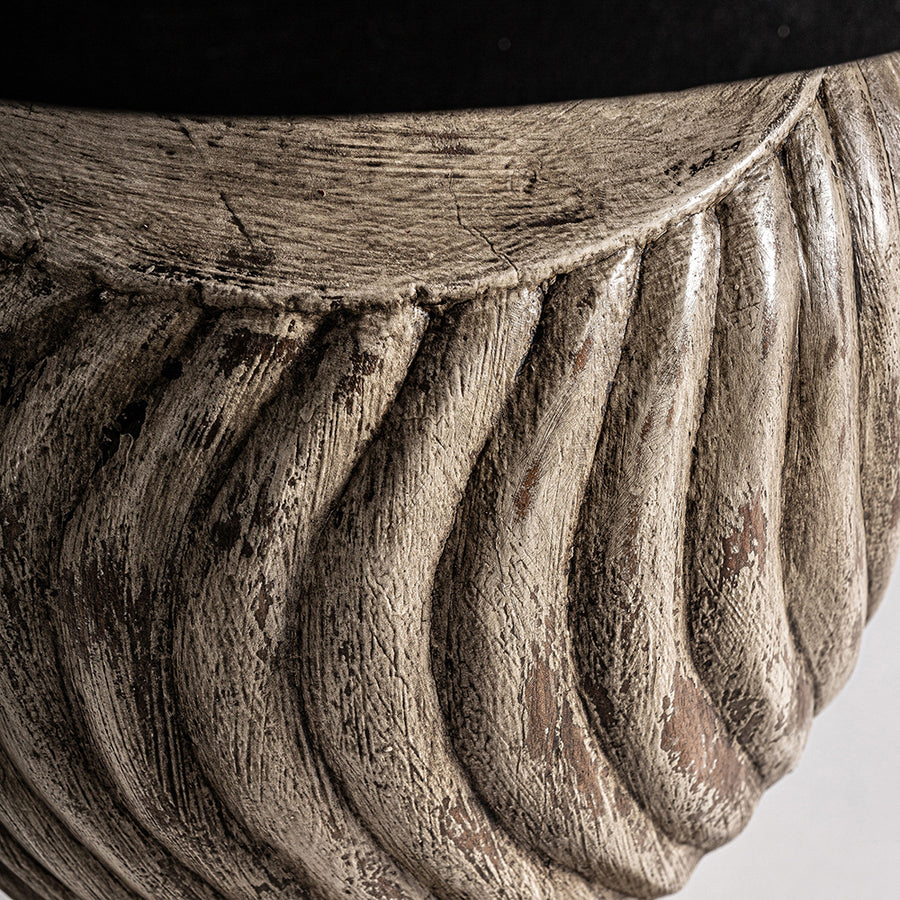 Koloniál stílusú, mangófából faragott, óriás méretű asztali lámpa.