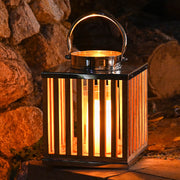 Mangófából és rozsdamentes acélból készült lámpás.