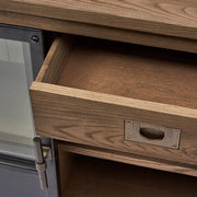 Kőrisfa tálaló fiók részlet fém fogantyúval