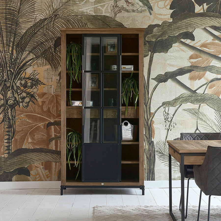 Hoxton vitrin kőfalas enteriőrben modern ipari stílusban