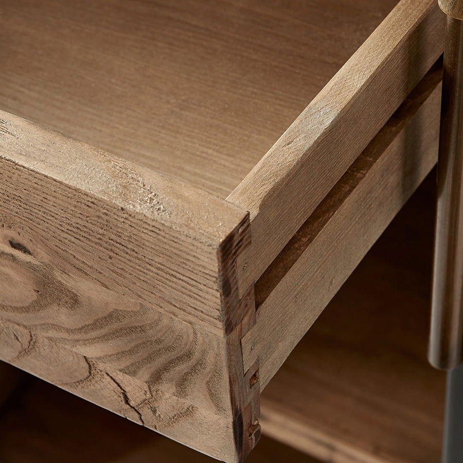 Fa fiók részlet újrahasznosított kőrisfa szerkezettel