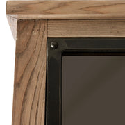 Vitrin ajtó részlet fekete fém kerettel és üvegezéssel