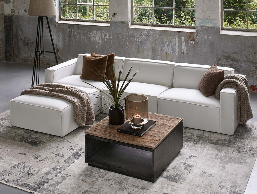 fehér kanapé elem loft stílusú enteriőrben