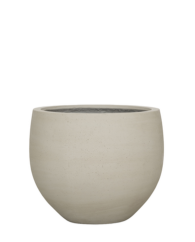 Urban Jumbo Orb XS kaspó mosott bézs színben, 69 cm átmérőjű, betonhatású ficonstone kaspó kültérre és beltérre.