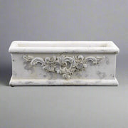 Rusztikus VALO cement ültetőláda semleges háttérrel, teljes nézetből