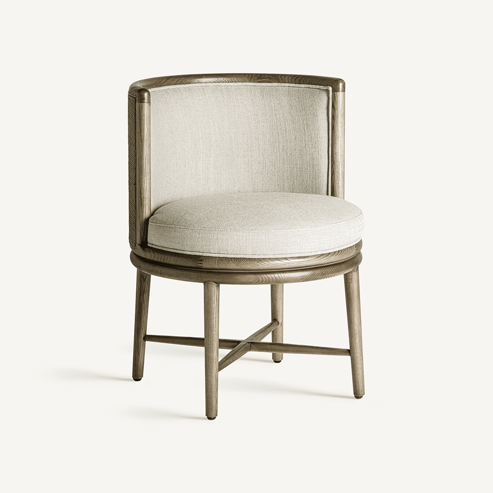 Varaire design szék tölgyfa vázzal és törtfehér ülőfelülettel elölnézetből.