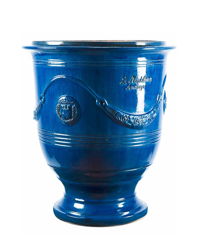 Kék mázas anduze kerámiakaspó a Vase d' Anduze Emaillés Tradition kollekcióból, Medici stílusú díszítéssel és fényes felülettel.