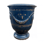 Provanszi stílusú, antikolt kék mázas anduze kerámiakaspó a Vase d' Anduze Vieillis Tradition kollekcióból, Medici motívummal és fényes felülettel.
