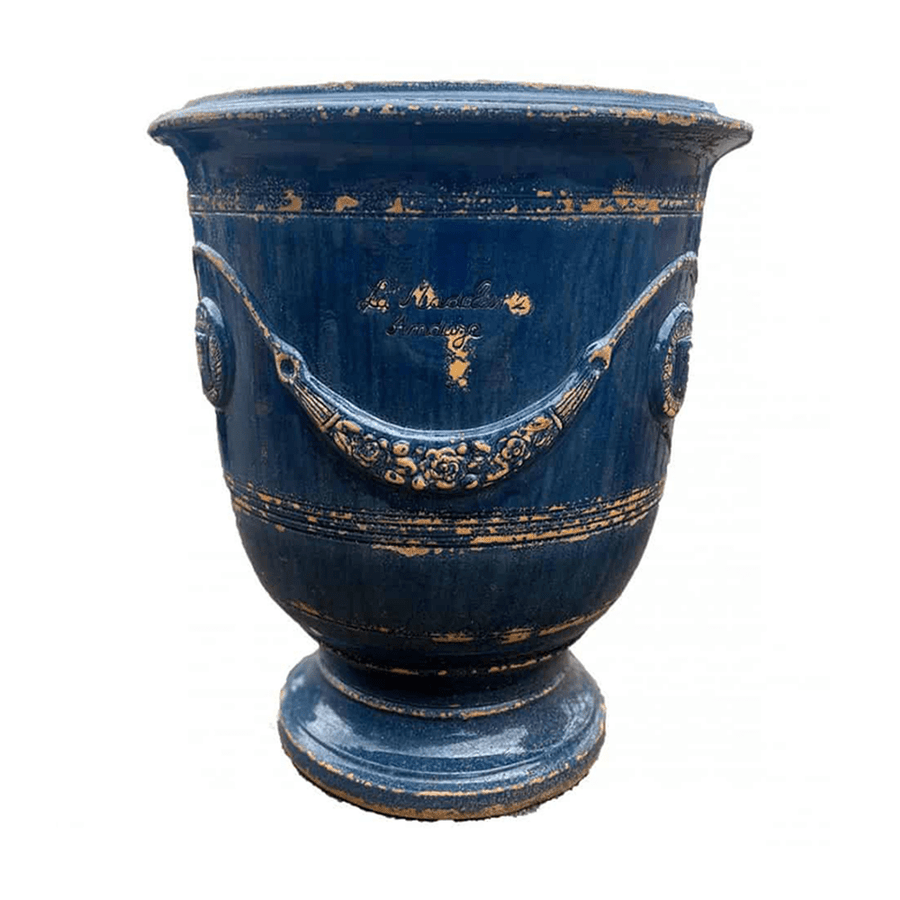 Antik kék mázas anduze kerámiakaspó a Vase d' Anduze Vieillis Tradition kollekcióból, Medici stílusú díszítéssel és fényes felülettel.