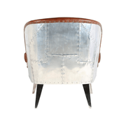 VEGAS AERO fotel hátulnézetből, repülőgép-karosszériát idéző alumínium lemezekkel