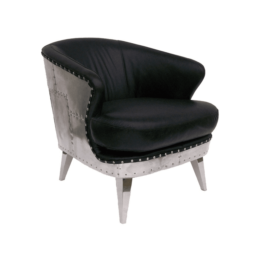 Vegas Aero klubfotel fekete marhabőrrel és alumínium burkolattal, háromnegyedes nézetből.